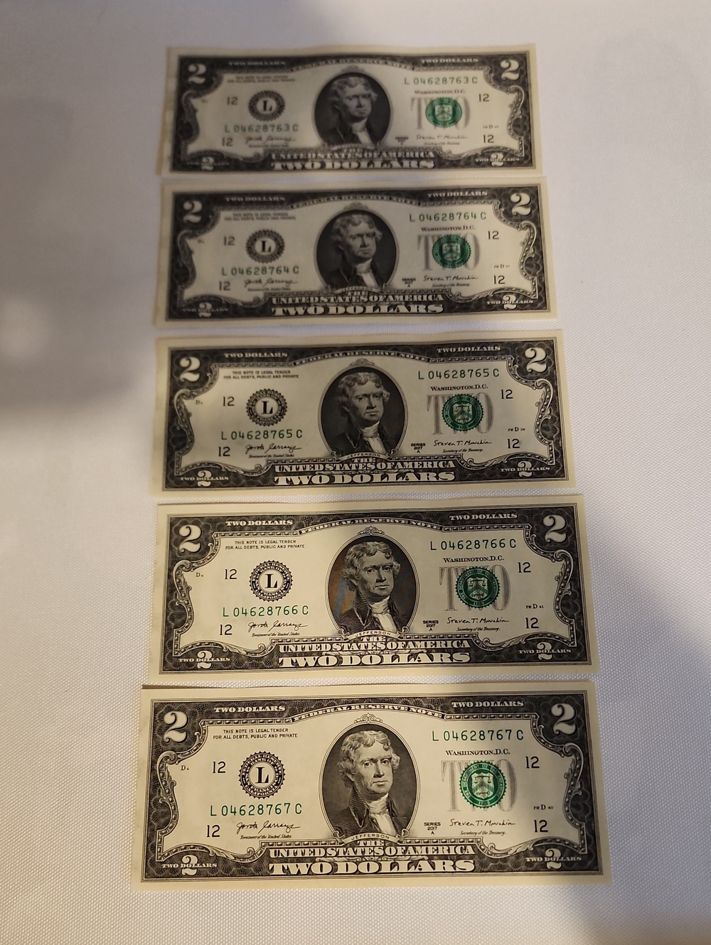 5 Consecutive Uncirculated $2 Bills - Series 2017 A (Sequential Serial Numbers)